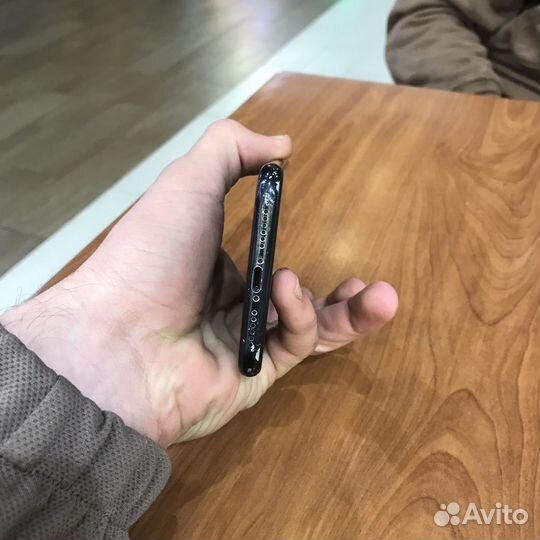 Телефон iPhone хр