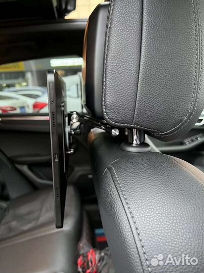 Планшет в подголовник на Android