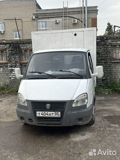 Водитель с личным грузовым автомобилем