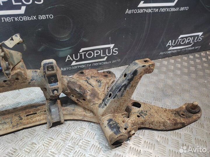 Подрамник передний Mazda Premacy 2.0 FS 2002