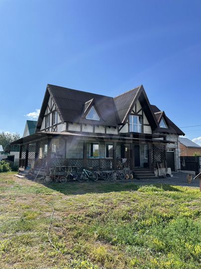 Дом 179 м² на участке 14 сот.