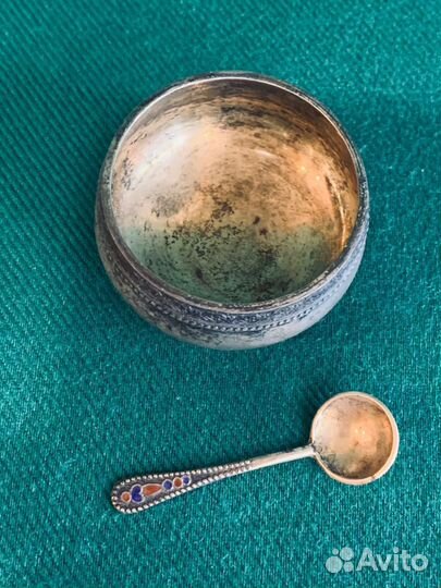Советские серебряные солонка и ложечка с эмалью