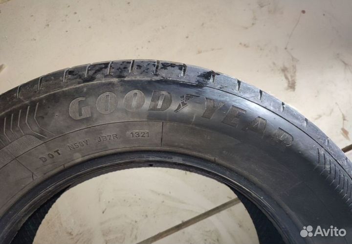 Goodyear EfficientGrip Performance SUV 215/65 R16