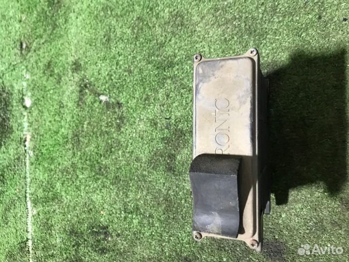 Блок управления двс Audi 80 B3 JN 1.8 1990