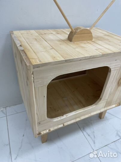 Мебель из дерева для кота