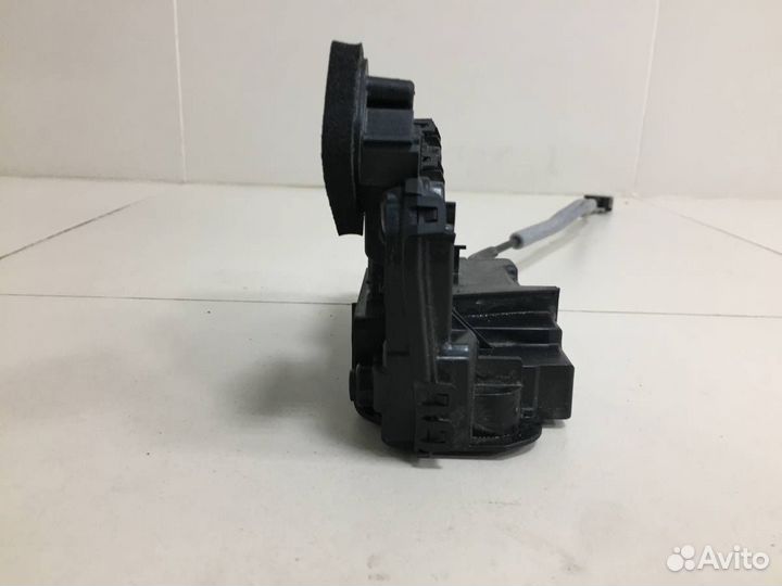 Замок двери задней правой Volkswagen Taos