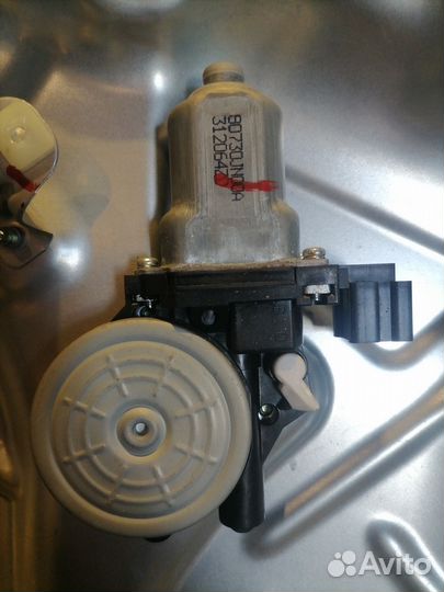 Стеклоподъемник электр. передний правый Nissan X-T