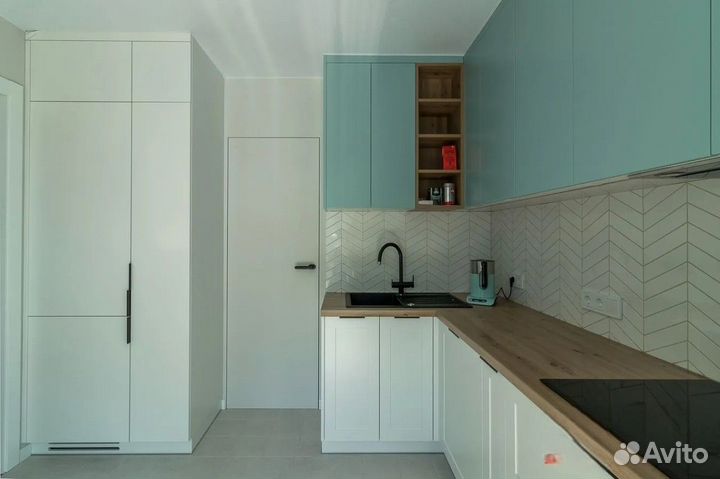 Кухня угловая светлая