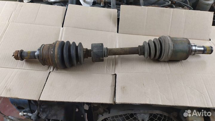 Suzuki esteem 1.8 МКПП переднй левый привод