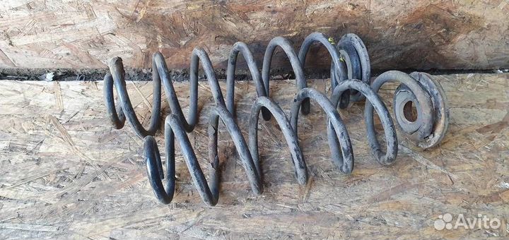 Пружина задняя Volkswagen Golf V 2003-2009