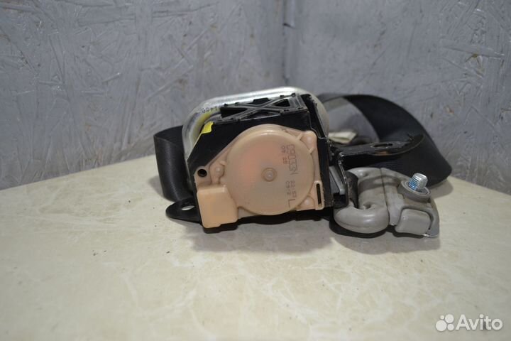 Ремень безопасности передний левый Mitsubishi Lanc