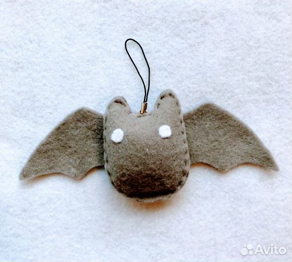 Брелки и значки из фетра