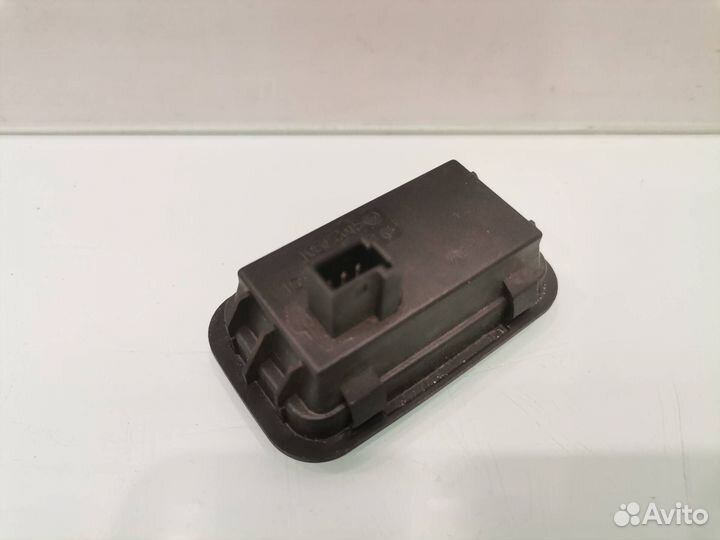 Кнопка багажника Mercedes W221 S 221