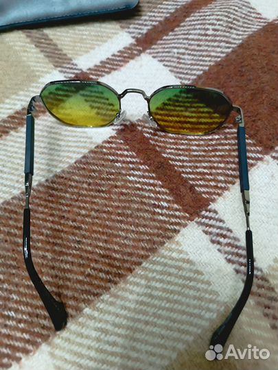 Очки солнцезащитные