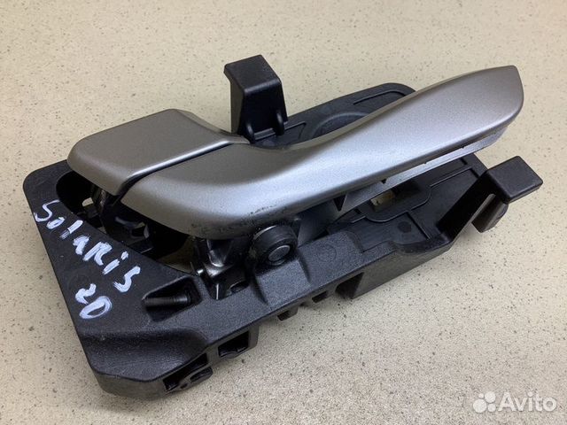 Ручка двери внутренняя левая Hyundai Solaris седан