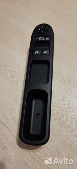 Блок управления стеклоподъемниками Peugeot 207