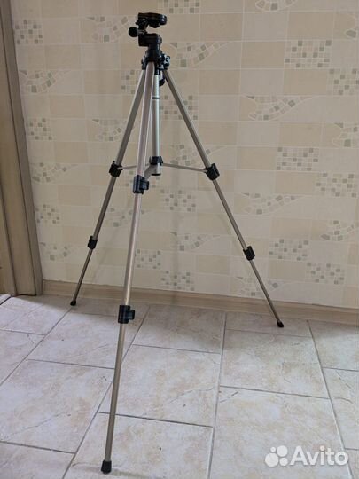 Штатив для фотоаппарата, видеокамеры