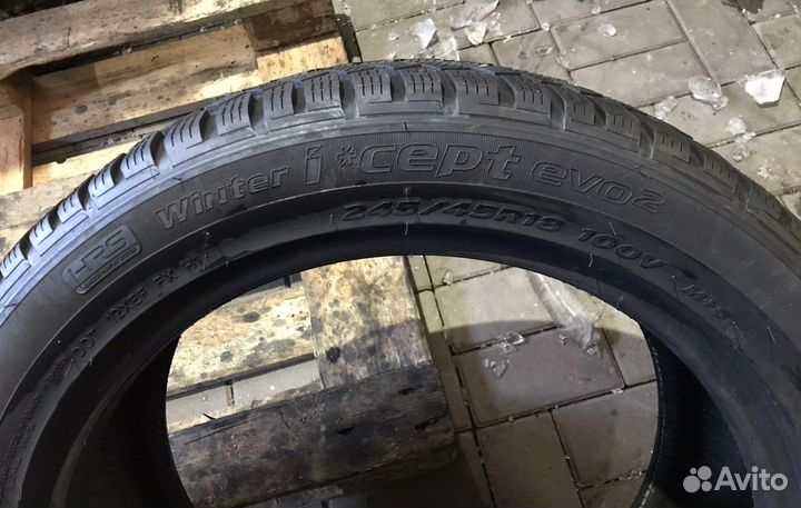 Hankook Winter I'Cept Evo2 W320 245/45 R18 100V