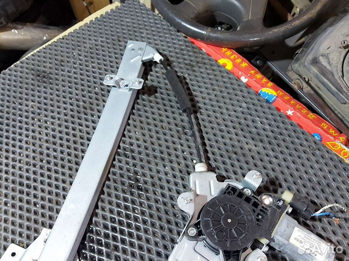 Стеклоподьемник передний левый для Hyundai Getz