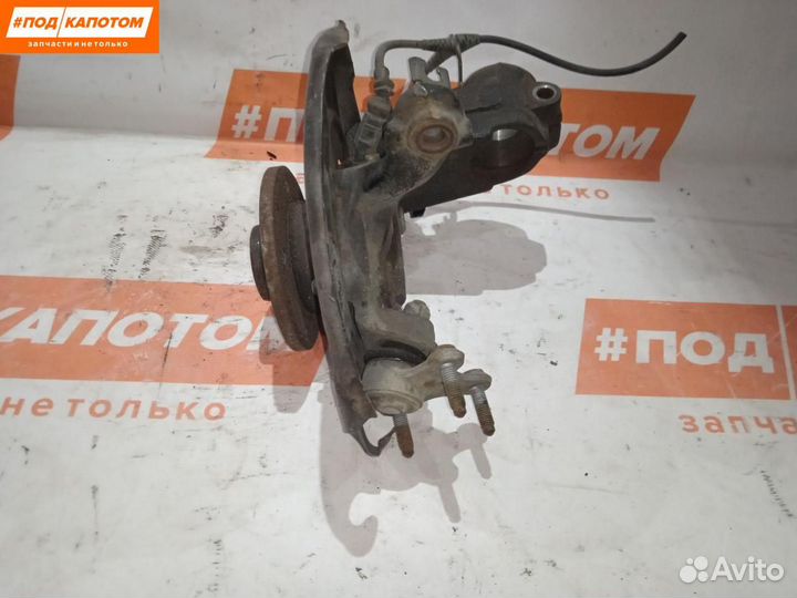 Кулак передний левый Volkswagen Golf 5 2009