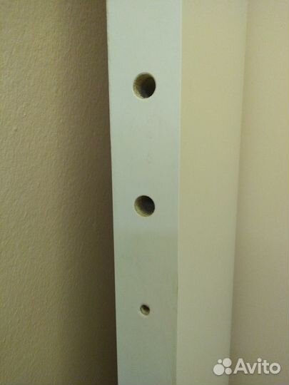 Дверь лёгкая, белая