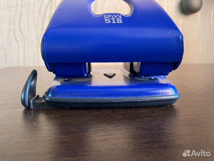 Мощный дырокол Sax 518