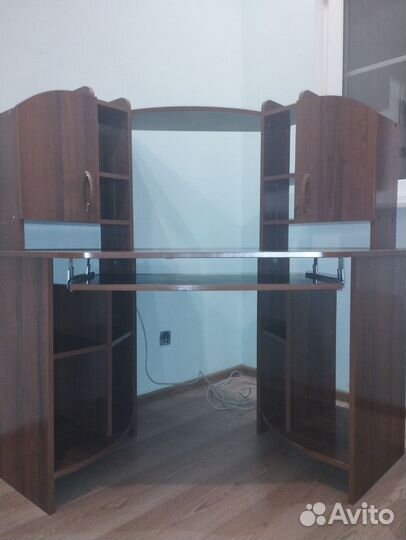 Компьютерный стол угловой