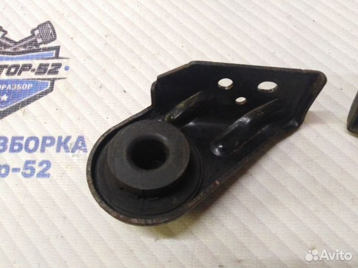 Кронштейн радиатора Hyundai Santa Fe 2