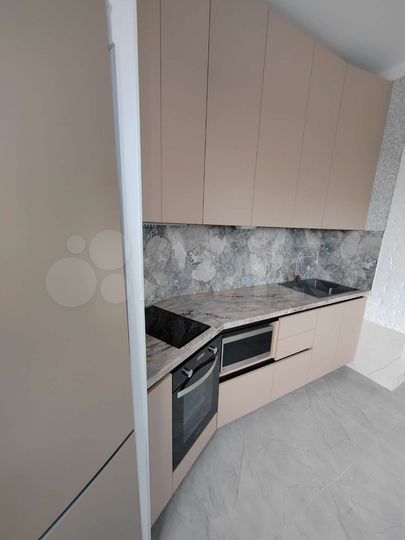 2-к. квартира, 42 м², 9/9 эт.