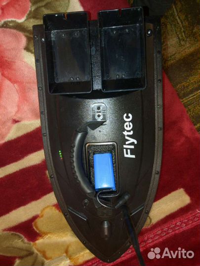 Fishfinder RC bait boat