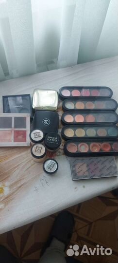 Палитра теней Make Up Atelir Pariz