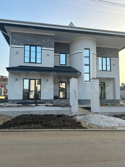 Коттедж 354,9 м² на участке 8,6 сот.