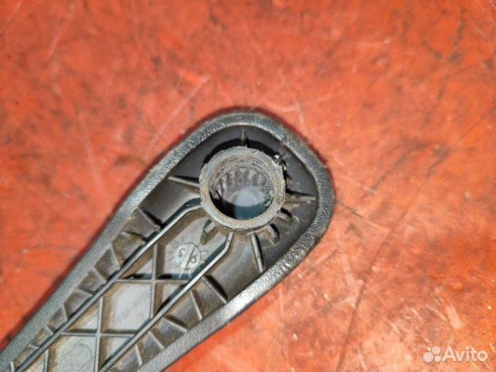 Ручка стеклоподъемника Toyota Carina E седан 1.6