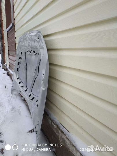 Volkswagen polo капот