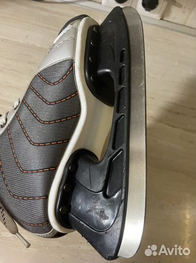 Коньки хоккейные