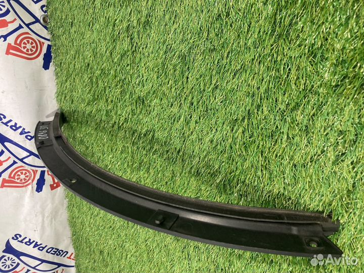 Уплотнительная резинка задняя правая Acura Rdx TB1