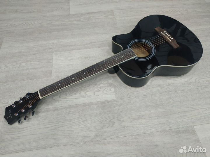 Акустическая гитара