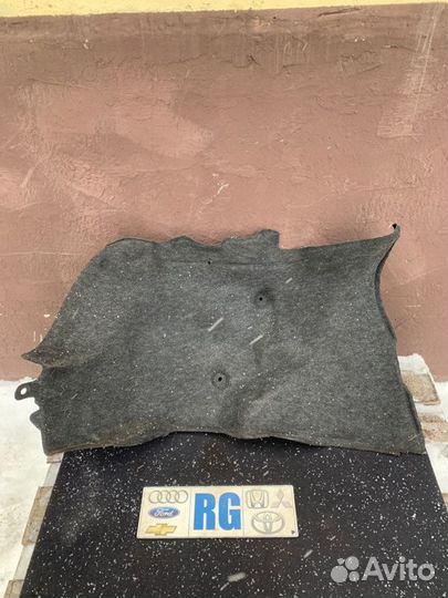 Обшивка багажника задняя левая Nissan Tiida HR16DE