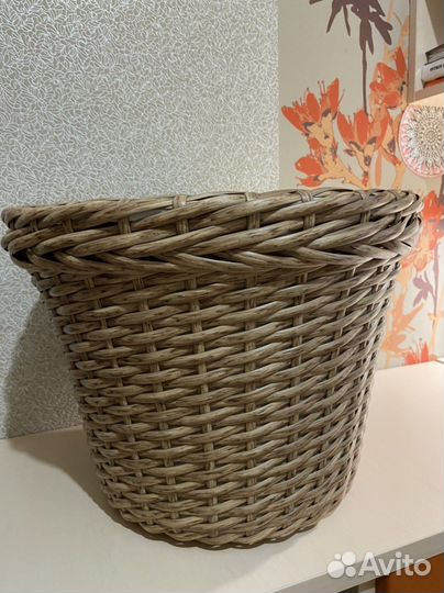 Корзина плетеная из ротанга