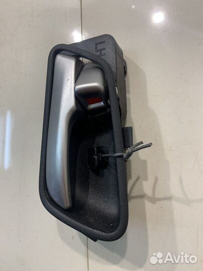 Ручка двери (задняя, левая, внутренняя)