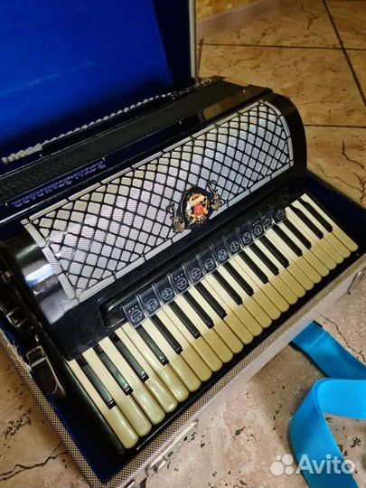 Аккордеон Royal Standart Monta Fana