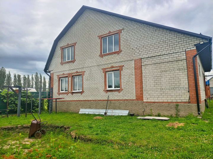 Дом 200 м² на участке 10 сот.