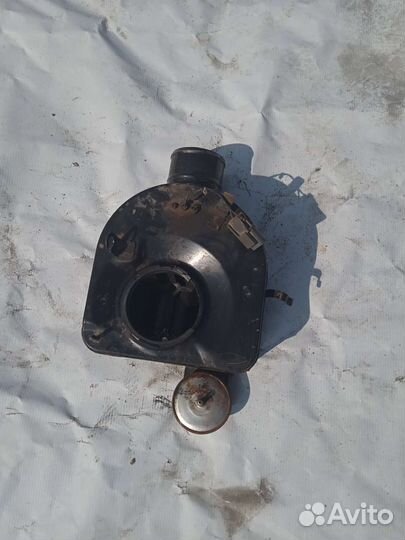 Резонатор воздушного фильтра Nissan Terrano 2