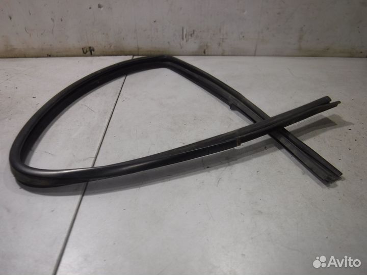 Уплотнитель стекла двери Chery indiS S18D