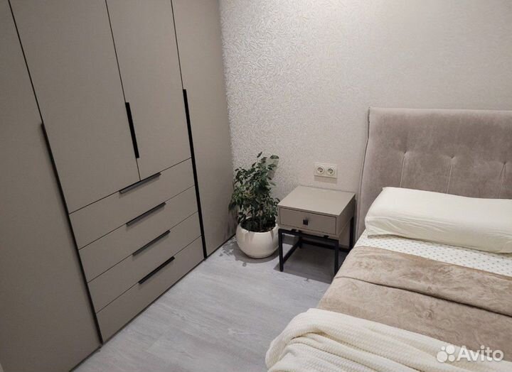 Тумба прикроватная