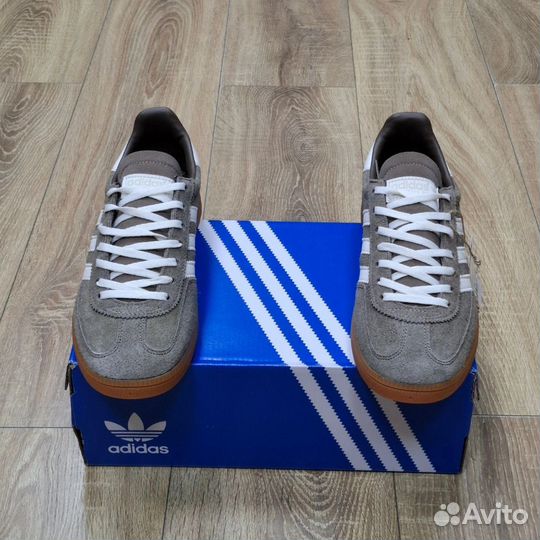 Кроссовки adidas spezial