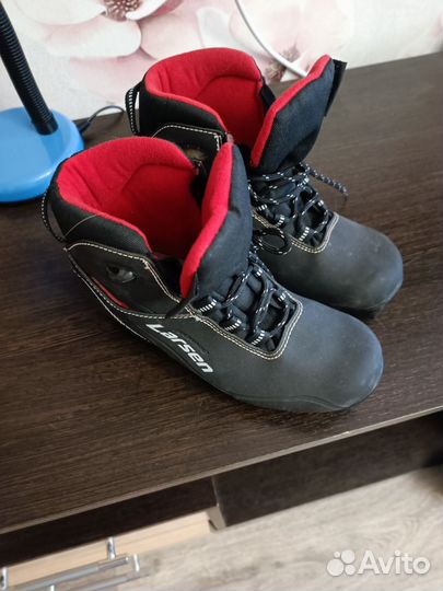 Лыжи с ботинками 38 размер, чехол и палки