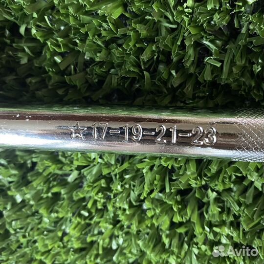 Ключ балонный крестовой новый