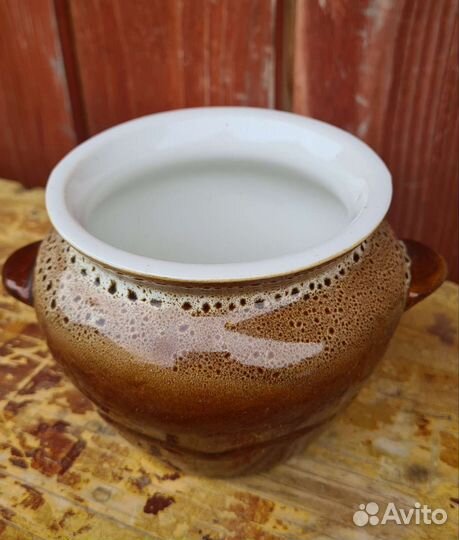 Набор посуды из глины (кувшин, стаканы, горшок)