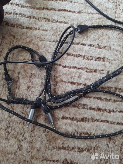 Наушники Redsquare